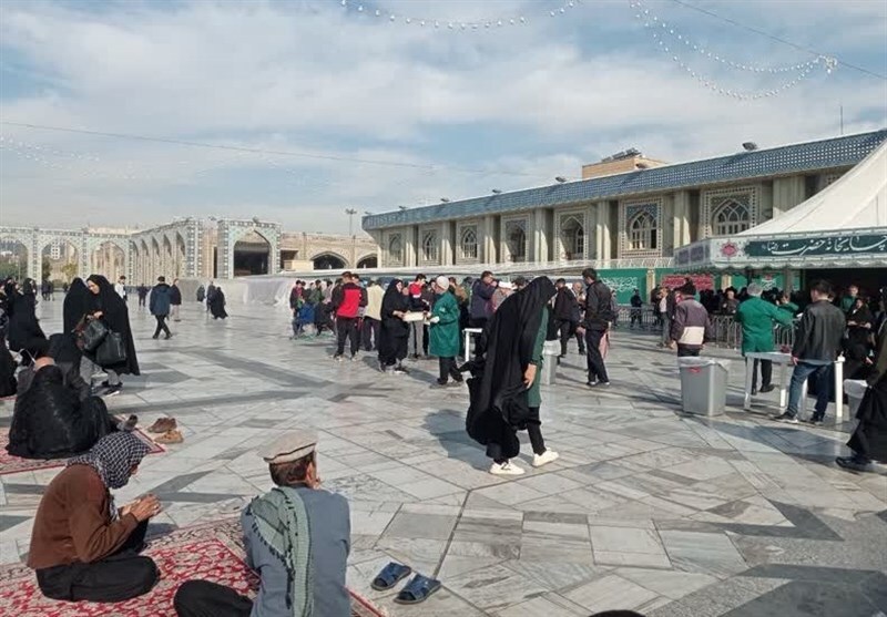 میهمان دزفولی‌ها در چایخانه بهشت رضا(ع)/ تصاویر