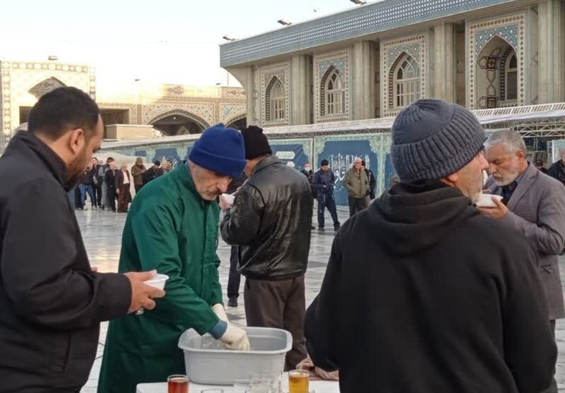 میهمان دزفولی‌ها در چایخانه بهشت رضا(ع)/ تصاویر