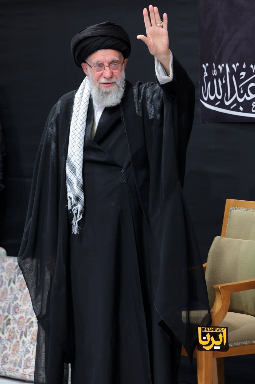 رهبر معظم انقلاب به شهادت رسیدند