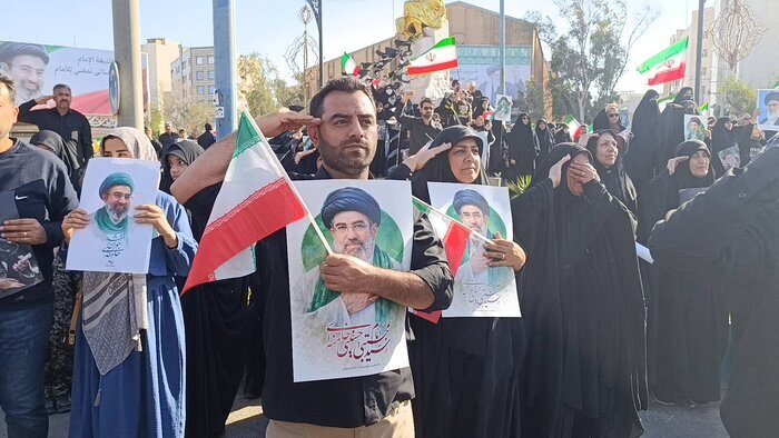 خوزستانی ها در بیعت با رهبر جدید انقلاب اسلامی حماسه آفریدند خوزستانی ها در بیعت با رهبر جدید انقلاب اسلامی حماسه آفریدند