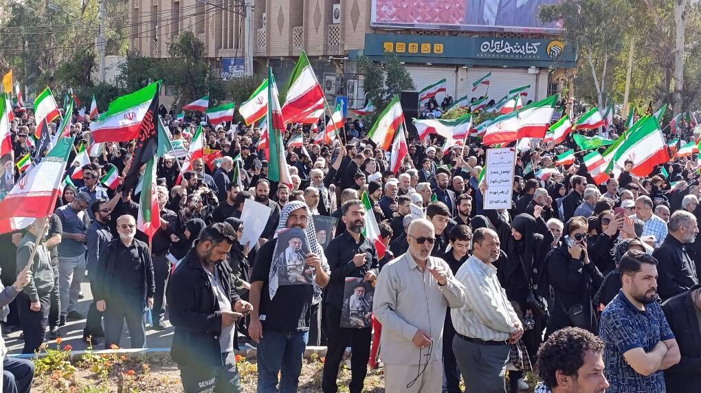 خوزستانی ها در بیعت با رهبر جدید انقلاب اسلامی حماسه آفریدند خوزستانی ها در بیعت با رهبر جدید انقلاب اسلامی حماسه آفریدند