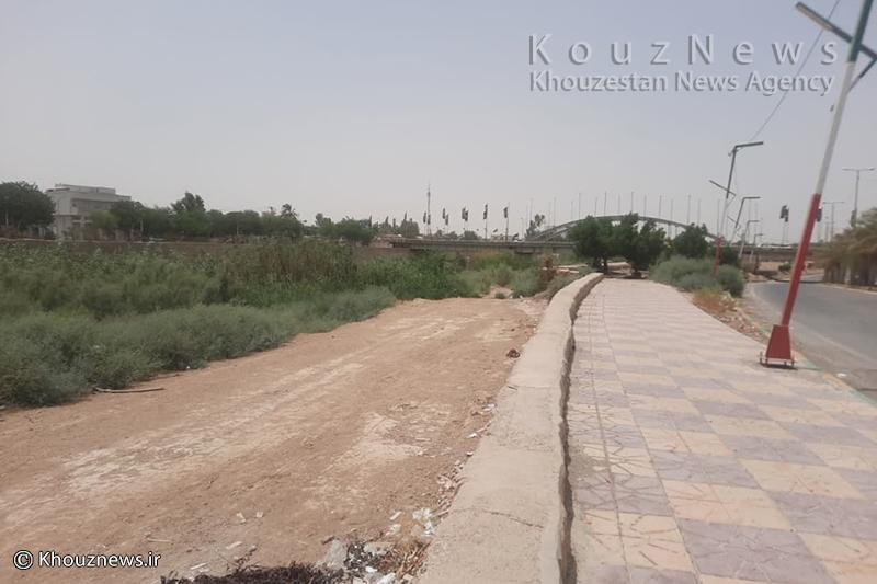 وضعیت ساحل رودخانه زهره هندیجان؛ فرصتی که در غبار بی‌توجهی‌ها گم شده است