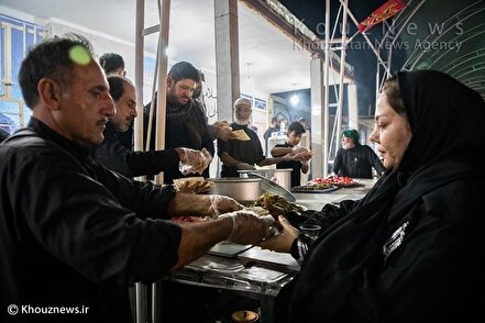   عبور زائران اربعین حسینی از مرز چذابه