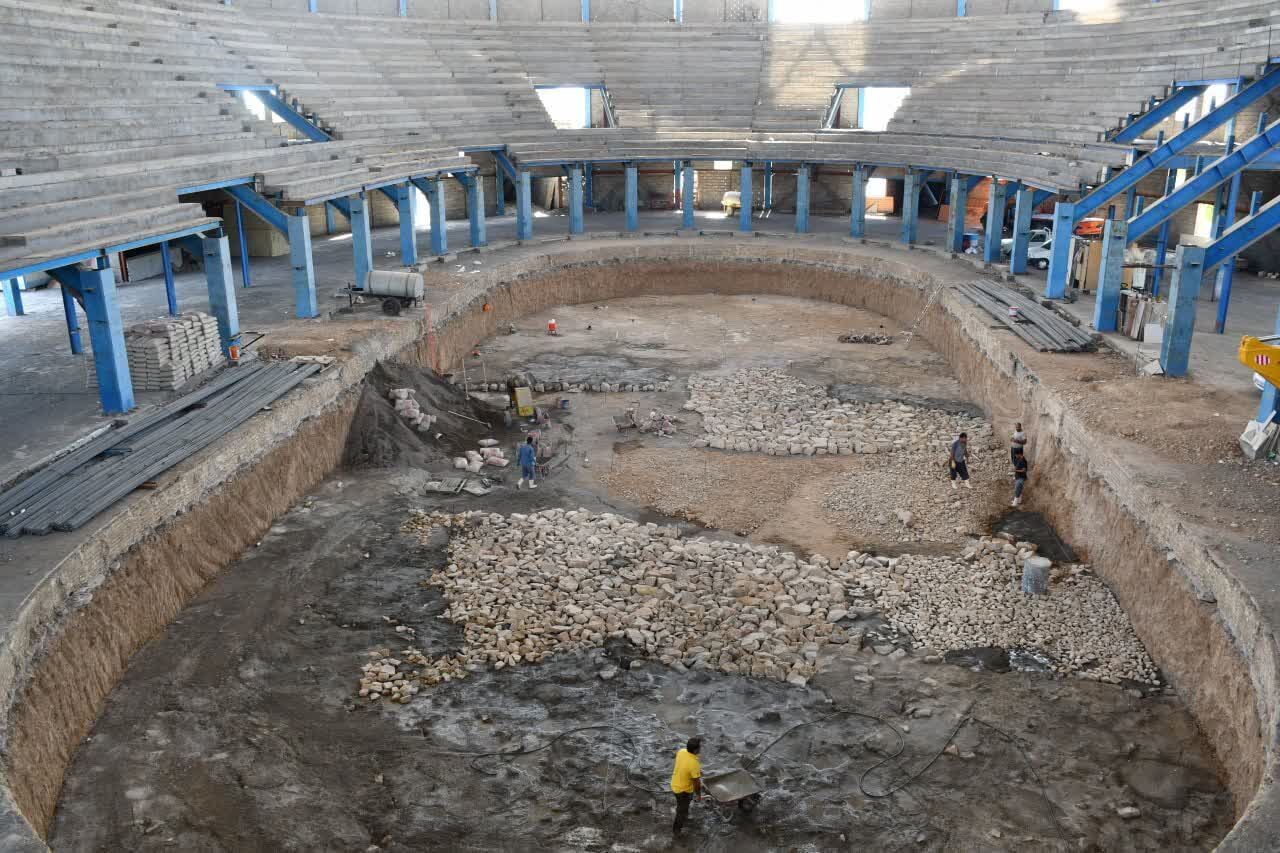 گوشهای شکسته؛ چشمان منتظر گوشهای شکسته؛ چشمان منتظر