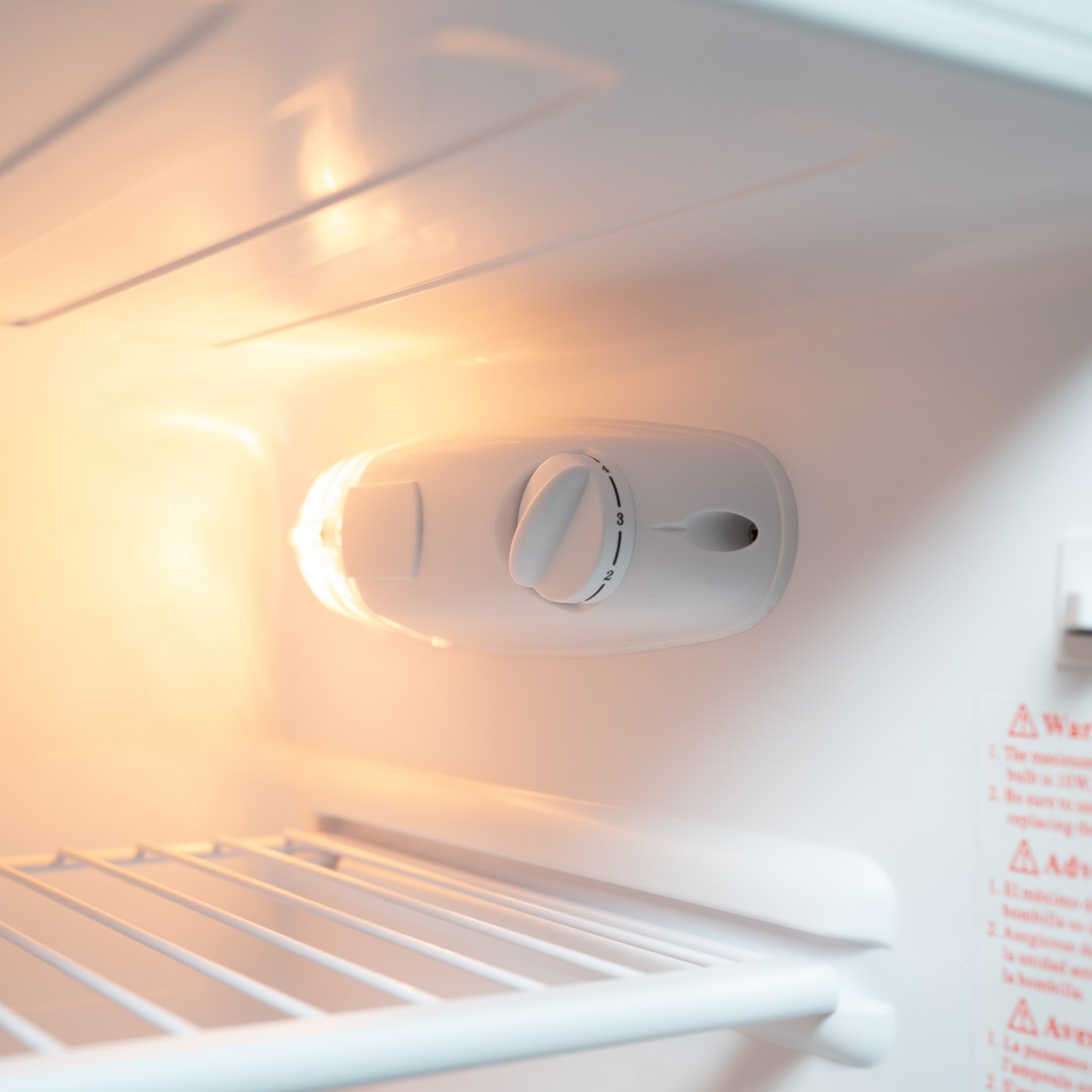 چطور علت اصلی سرد نشدن یخچال را تشخیص دهیم؟