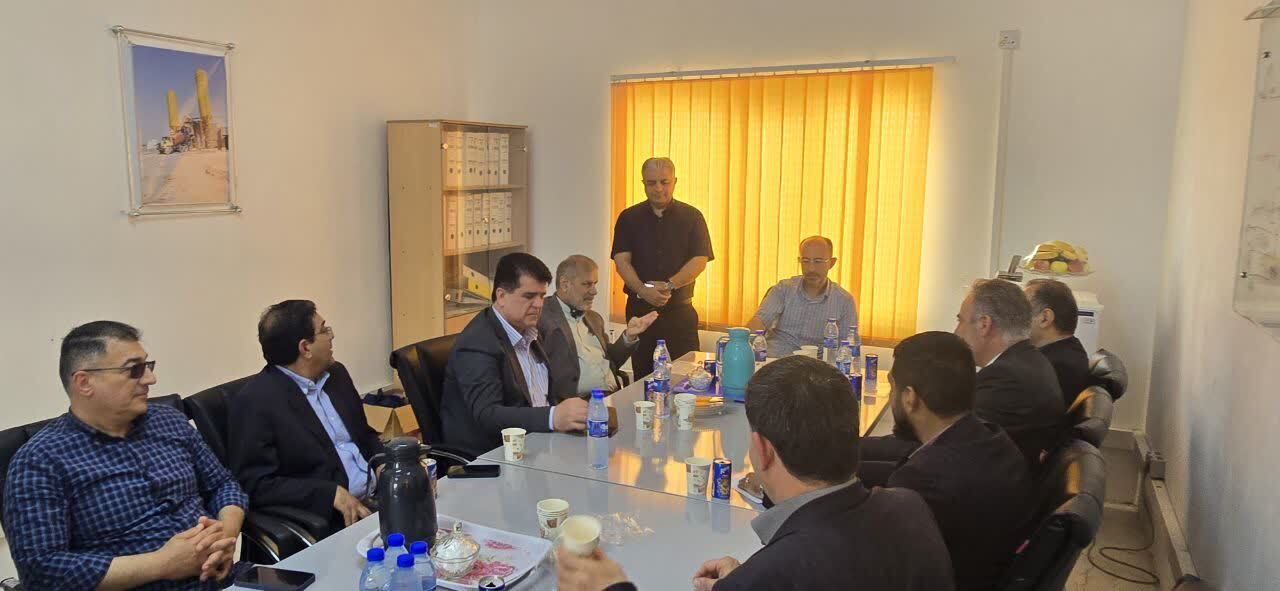 بازدید دکتر امیر حیات‌ مقدم از پروژه احداث بیمارستان خورشید بندر ماهشهر در اردبیهشت ۱۴۰۵، /تلاش برای تأمین اعتبار از مسئولیت‌های اجتماعی صنعت برای تکمیل و بهره‌برداری از این پروژه درمانی