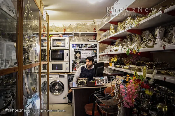 مسعود عبیات، 29 ساله، فروشنده کالای خانگی ، خیر، تمایل به رفتن از اهواز دارم چون در تهران درآمد بهتری میتوانم داشته باشم.