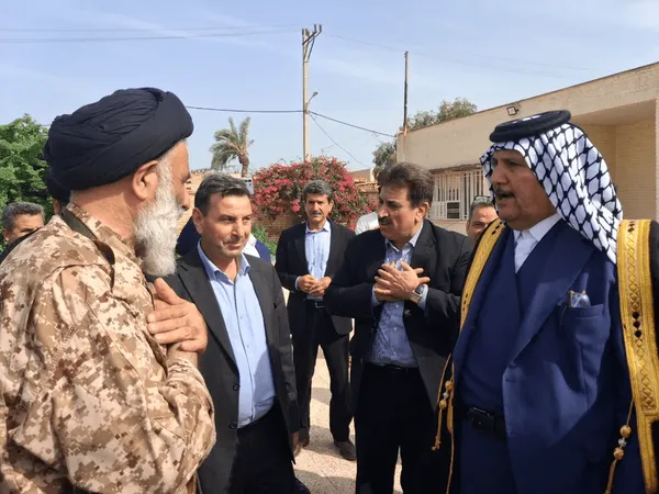 استقبال ویژه موسوی‌فرد از شیوخ میسان در مرز خوزستان