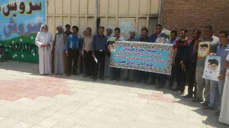 تجمع اهالی روستای عظیم شوشتر در مقابل فرمانداری