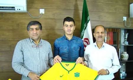 قرارداد مدافع ملی پوش نفت آبادان تمدید شد