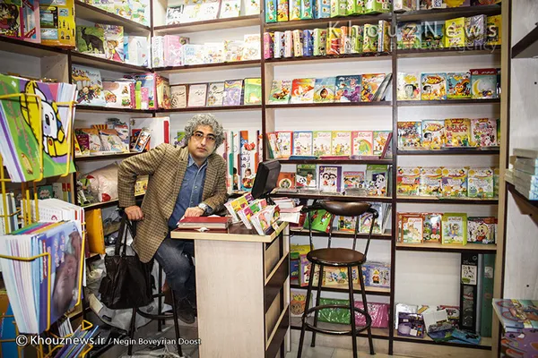 یاسین کیانپور، 36 ساله، کتاب فروش، خیر، تمایل به رفتن از اهواز دارم به علت نبود امکانات خوب برای شهروندان.