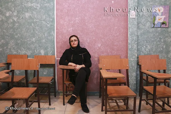سیمین عبداللهی، مدرک ممتاز خوشنویسی( نستعلیق و نثر) - 
هنرمندان بخصوص در استان خوزستان فراموش شده هستند، جایگاه ثابت و مشخصی ندارند و هیچ وقت حمایت نمی شوند.