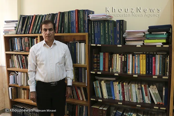 مختار ابراهیمی، دکترای زبان و ادبیات فارسی - 
روزگار، روزگار خردگرایی است و انسان تنها زمانی می تواند انسان نیکی نام برده شود که خرد خود را از طریق کار و شغلی که به آن مشغول است در جامعه جاری کند و دولت و مردم موظف هستند تا راه رسیدن به شغلی مناسب و در خور رشته تحصیلی دانشجویان را برای آنان هموار کنند.