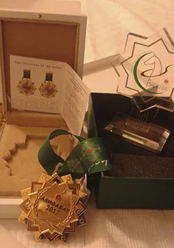 احسان خادمی مدال طلای خود را به کودکان بی سرپرست اهدا کرد