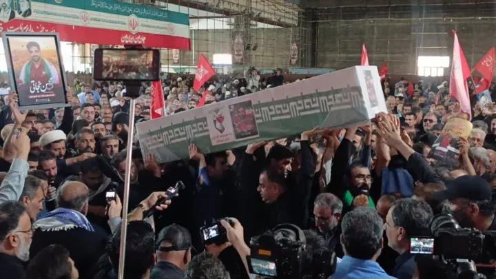 پیکر مطهر سه شهید حافظ امنیت در اهواز تشییع شد