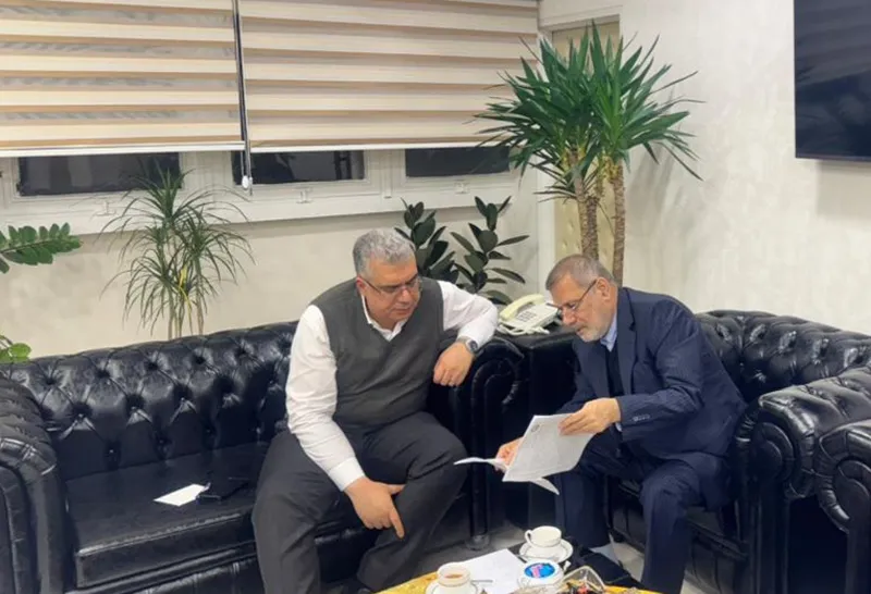 امیر حیات مقدم در ۸ دی ماه ۱۴۰۴،برای حل مشکلات لنج ها به سازمان تجارت ایران رفت
