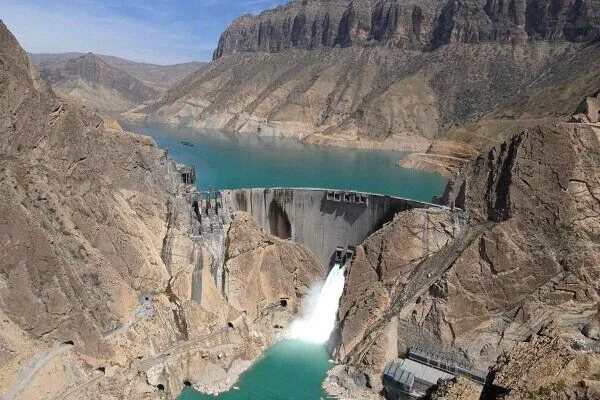 تنها ۲۴ درصد از ظرفیت مفید سدهای خوزستان قابل بهره‌برداری است
 