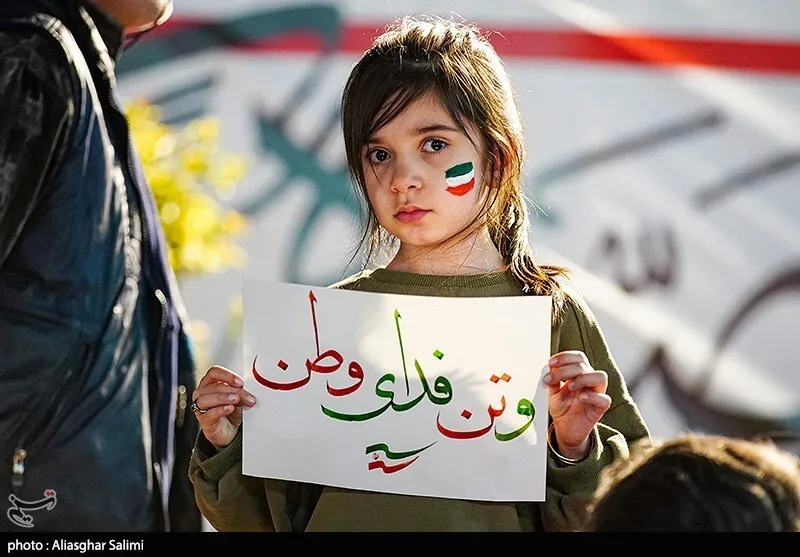 «آقای شکلاتی»؛ لبخند شیرین کودکان در شب‌های بیداری برای ایران