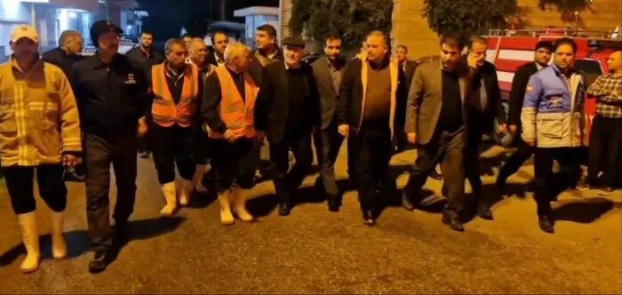 استاندار خوزستان روند مهار آتش کارخانه قارچ دزفول را بررسی کرد
 