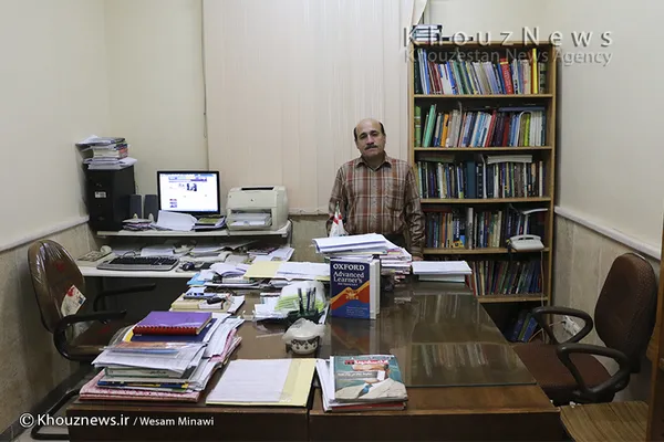سید عباس امام، دکترای زبان انگلیسی  - 
از دولت و به ویژه جناب رئیس جمهور انتظار می رود که همواره به عملی کردن قول هایی که به همگان در زمینه های مختلف داده اند پایبند بوده و بر اساس آنچه که در قانون اساسی آمده است به وظایف خود عمل کنند.