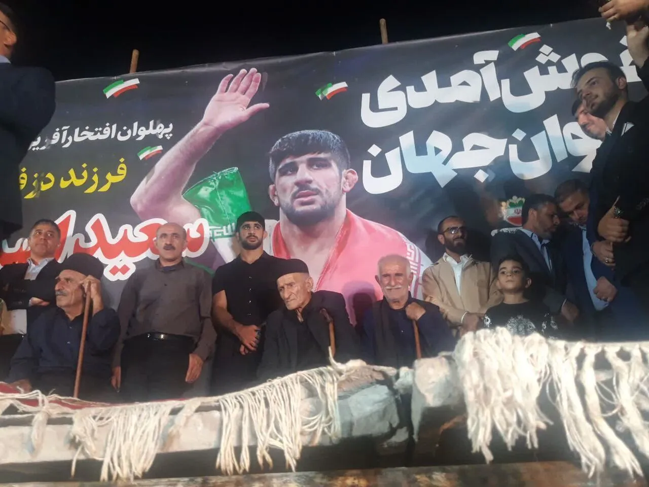 نماینده مجلس: کشتی کشورمان با افتخارآفرینی قهرمان دزفولی در دنیا درخشید