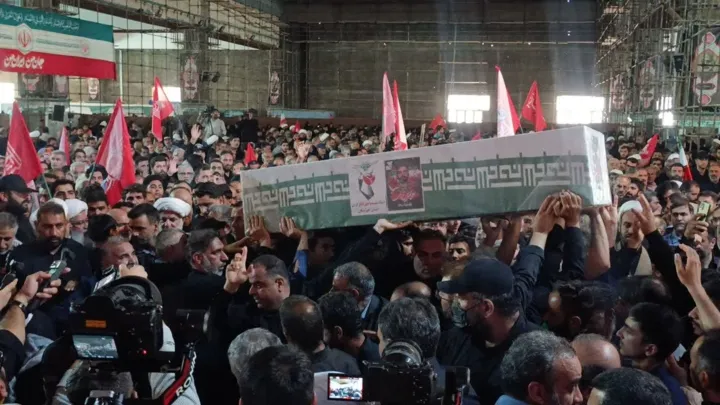 پیکر مطهر سه شهید حافظ امنیت در اهواز تشییع شد