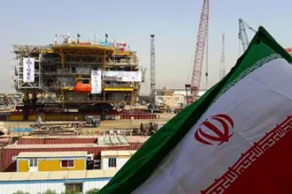 آغاز بارگیری سکوی فاز 21 پارس جنوبی از یارد تاسیسات دریایی خرمشهر