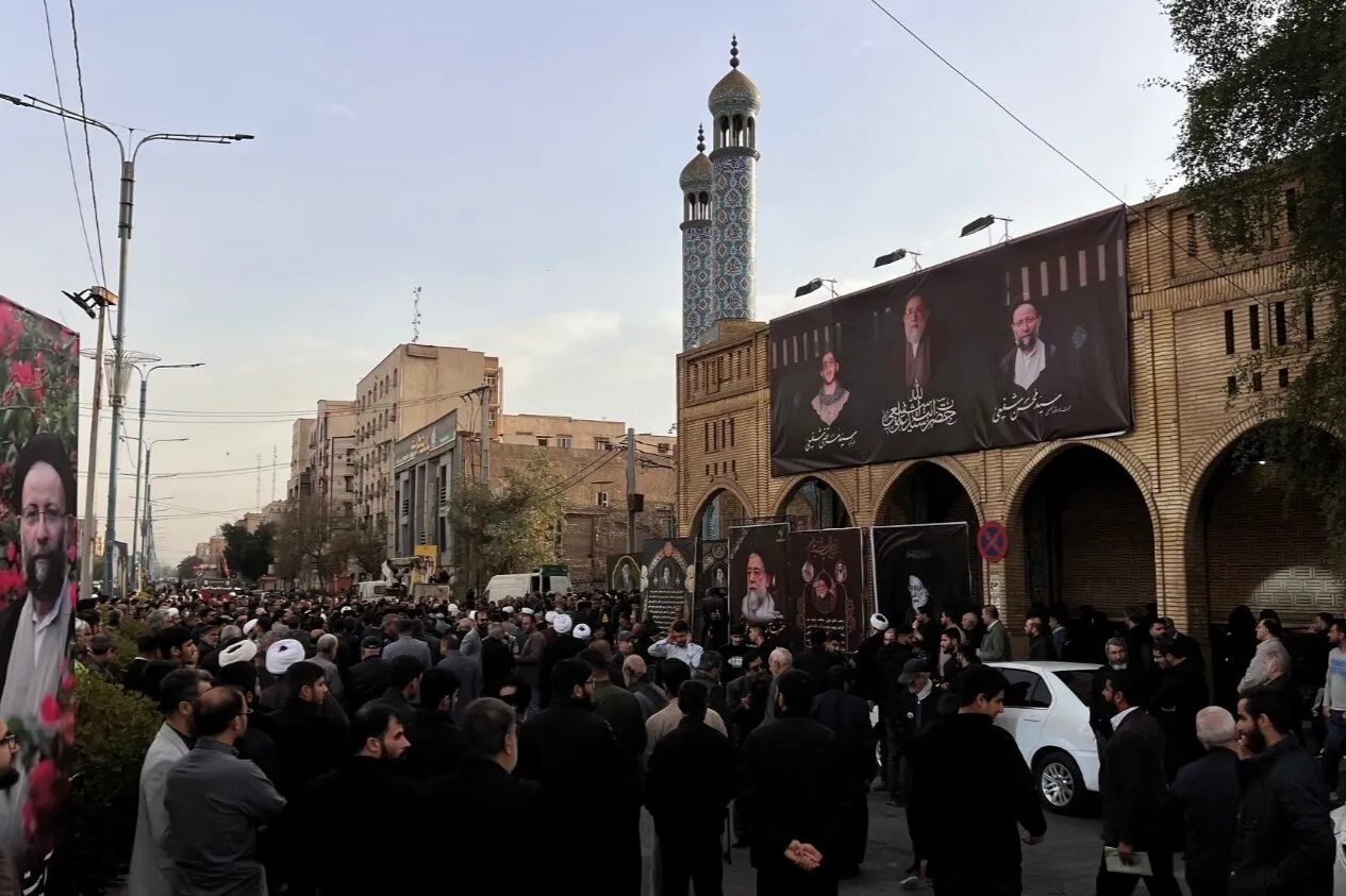 تشییع باشکوه آیت‌الله شفیعی در اهواز؛ حضور گسترده مردم ولایتمدار خوزستان