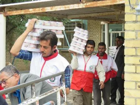 توزیع 500 هزار قوطی کنسرو بین نیازمندان در گتوند