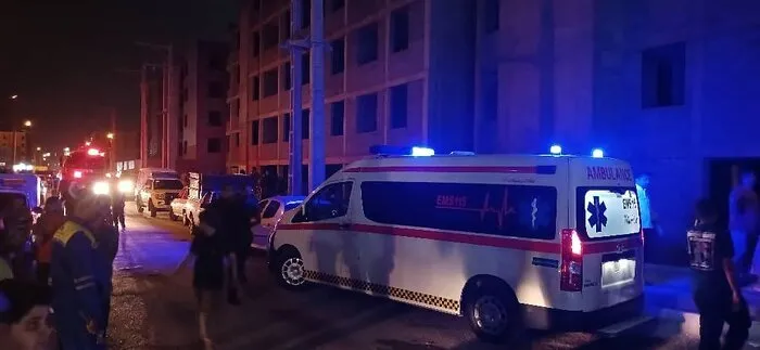 آتش سوزی در مسکن مهر آبادان؛ ۱۴ نفر دچار مصدومیت تنفسی شدند