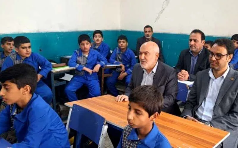 استاندار خوزستان: آموزش و پرورش دانش‌آموزان را با زندگی اجتماعی آشنا کند