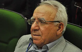 تجلیل از مقام علمی 